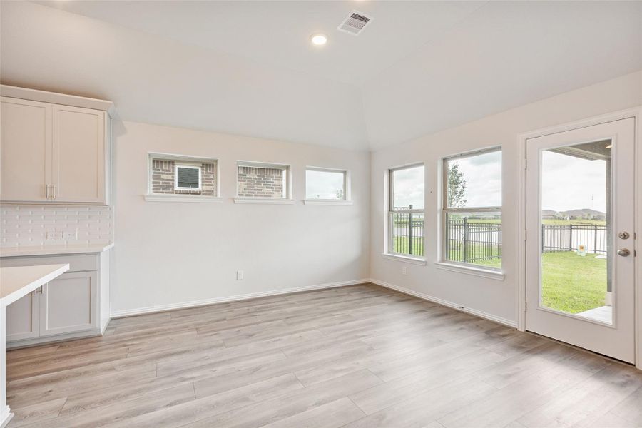 Spacious, unfurnished interior of a new home in Sunterra, Katy (Image 23). Spacious, unfurnished interior of a new home in Sunterra, Katy (Image 23).