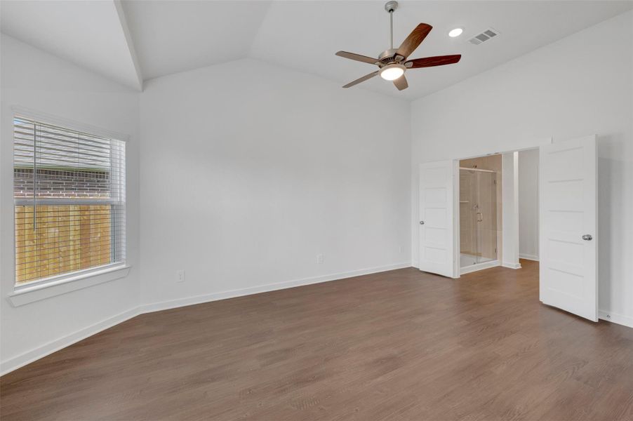 Spacious, unfurnished interior of a new home in Wildrye, Waller (Image 31).