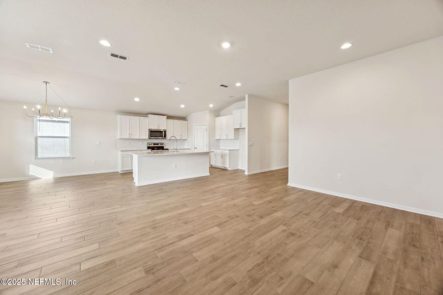 Spacious, unfurnished interior of a new home in River Glen, Yulee (Image 19). Spacious, unfurnished interior of a new home in River Glen, Yulee (Image 19).