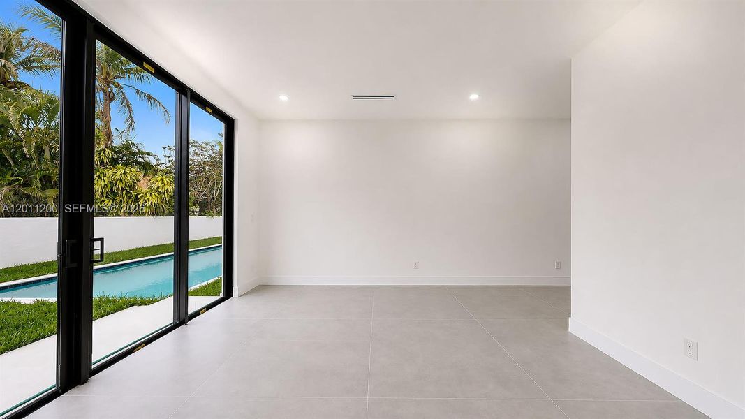 Spacious, unfurnished interior of a new home in , Miami Lakes (Image 76).