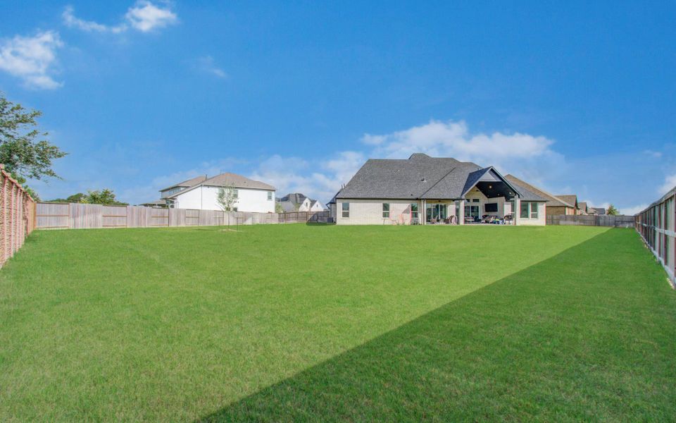 Exterior details and patio area of a home in , Manvel (Image 4).