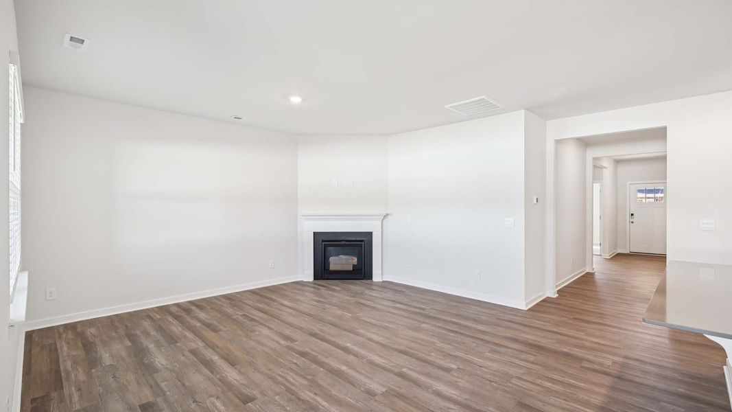 Spacious, unfurnished interior of a new home in Silverstein, Salisbury (Image 11).