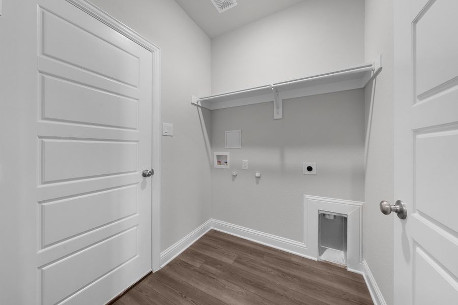 Spacious, unfurnished interior of a new home in Stonecreek, Sulphur Springs (Image 19).