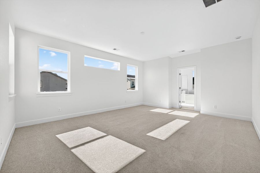 Spacious, unfurnished interior of a new home in Trailstone, Arvada (Image 20).