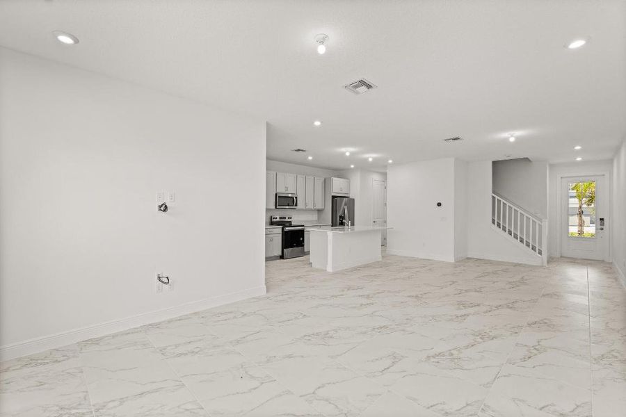 US_SEF_AQUA_LOT 144_dining