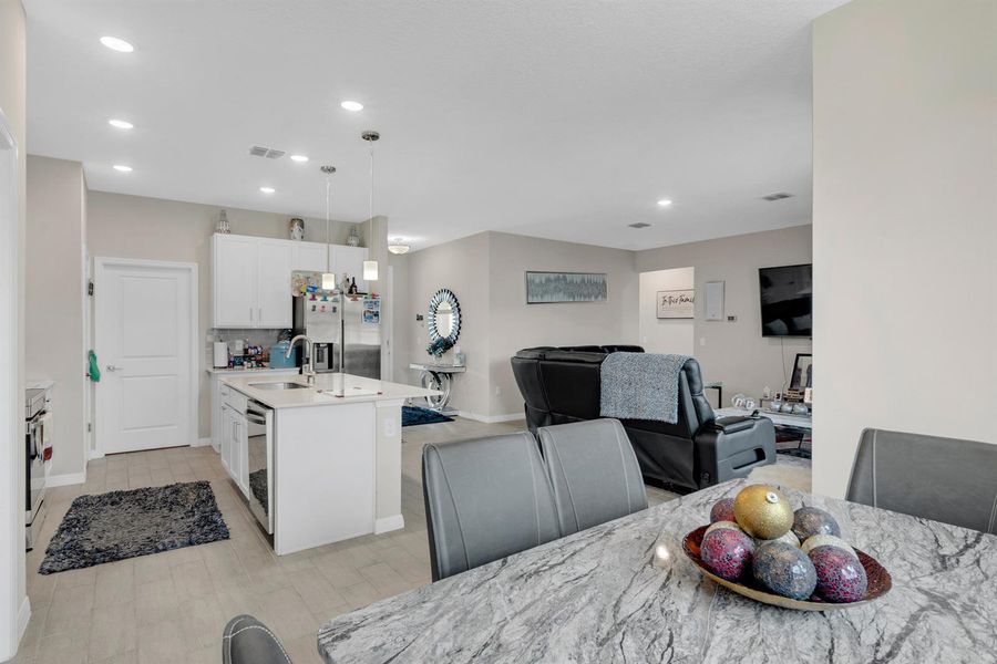 544 Higgs Ave NW-18