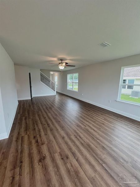 Spacious, unfurnished interior of a new home in Pine Top, Cantonment (Image 10).