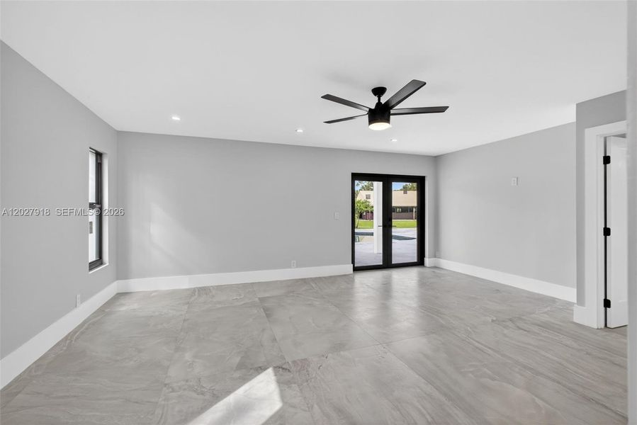 Spacious, unfurnished interior of a new home in , Palm Beach Gardens (Image 69).