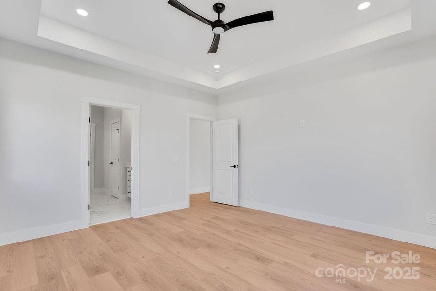 Spacious, unfurnished interior of a new home in , Lincolnton (Image 20).