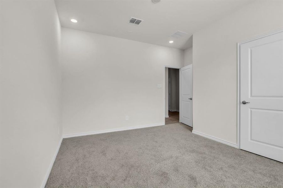 Spacious, unfurnished interior of a new home in The Landing at Hidden Lakes, McKinney (Image 23).