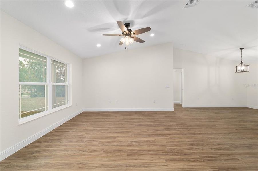 Spacious, unfurnished interior of a new home in , Dunnellon (Image 11).