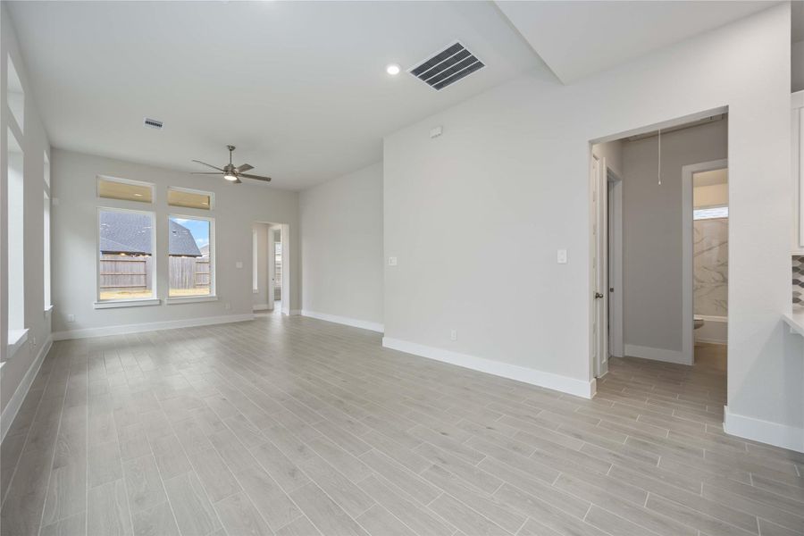 Spacious, unfurnished interior of a new home in Sunterra, Katy (Image 22). Spacious, unfurnished interior of a new home in Sunterra, Katy (Image 22).