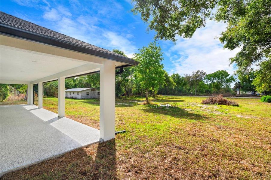 Exterior details and patio area of a home in , Okeechobee (Image 4).
