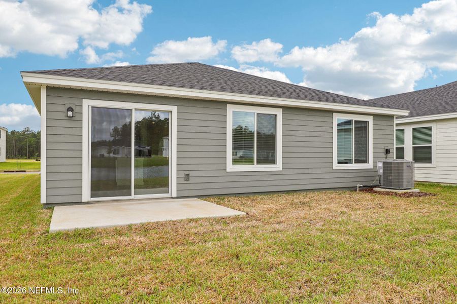 Exterior details and patio area of a home in Kings Preserve, Jacksonville (Image 3).