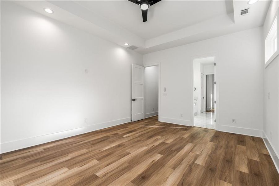 Spacious, unfurnished interior of a new home in , Jefferson (Image 22).