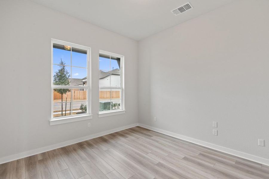 Spacious, unfurnished interior of a new home in Lagos Reserve, Manor (Image 16).