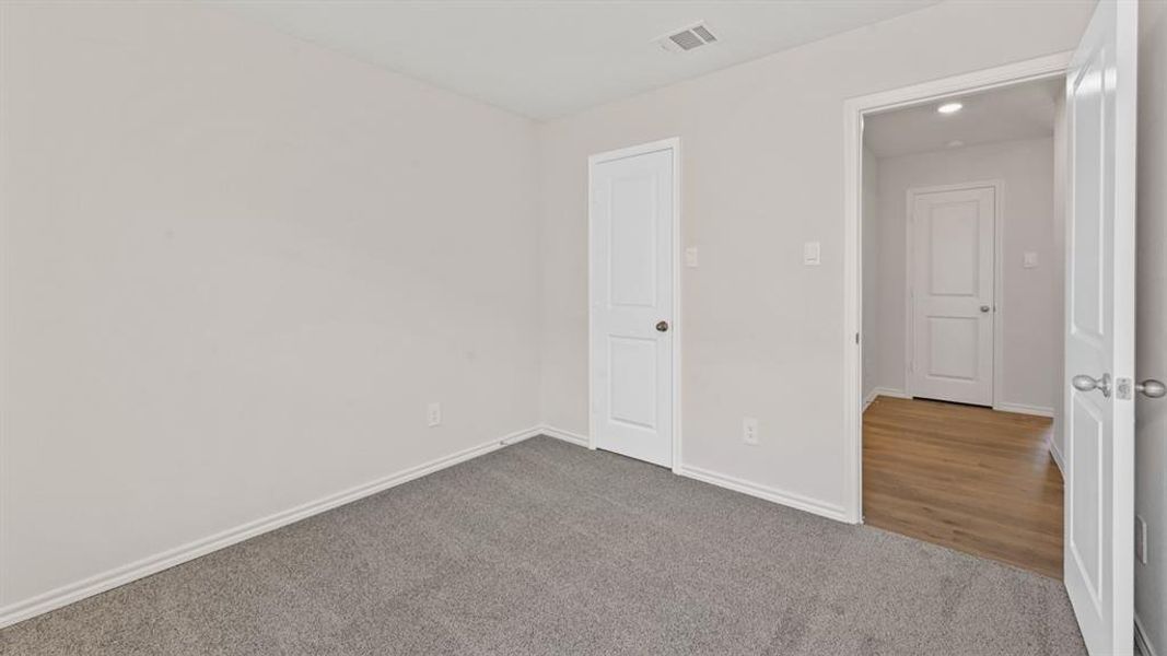 Spacious, unfurnished interior of a new home in Blaire Lake, Tyler (Image 24).