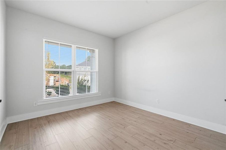 Spacious, unfurnished interior of a new home in Hunters Creek, Flowery Branch (Image 16).