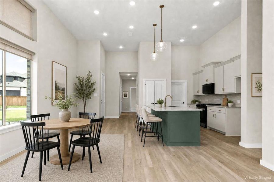 8609 Del Rio Trail dining area
