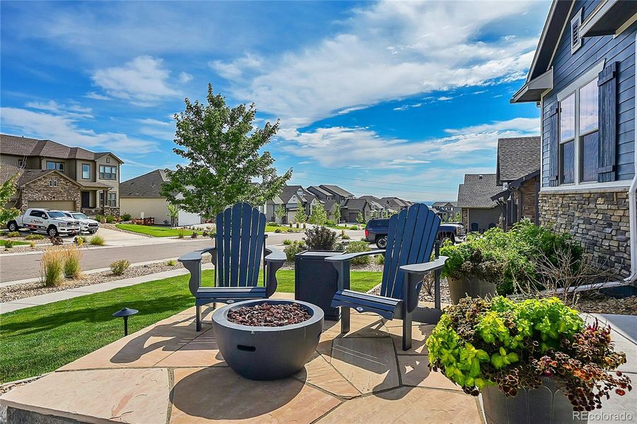 Front patio with great views of the Flatirons