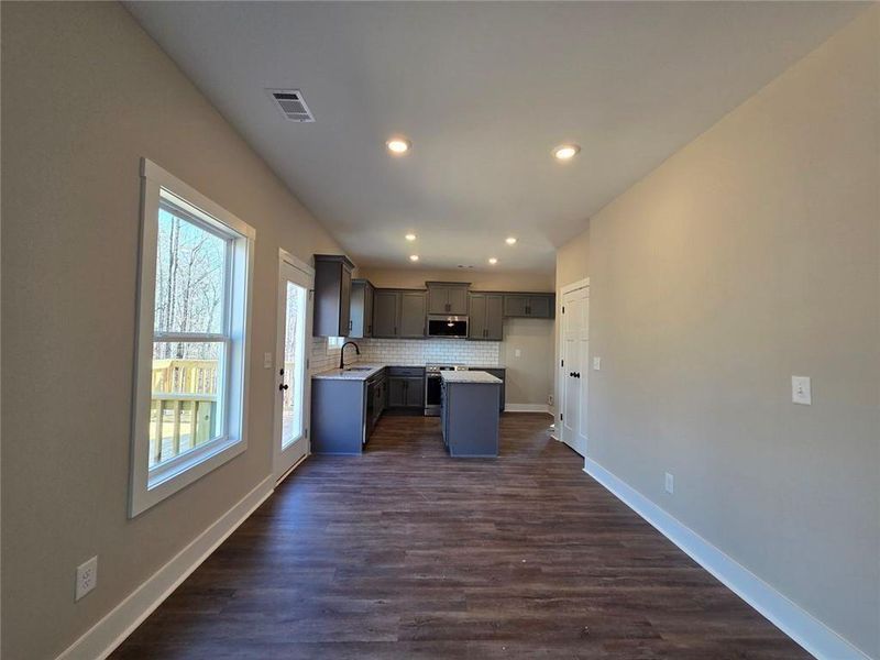 Spacious, unfurnished interior of a new home in , Dallas (Image 15).