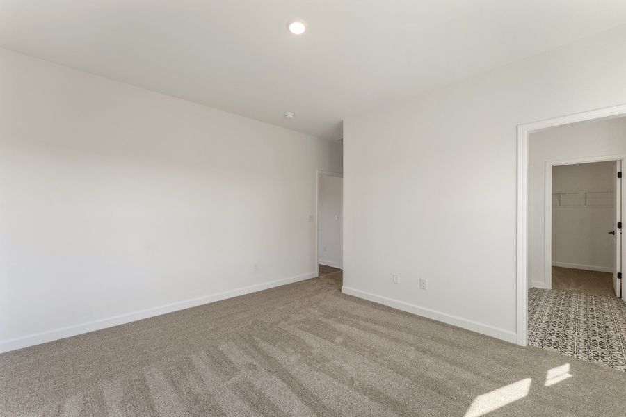 Spacious, unfurnished interior of a new home in Lakeside Saluda, Greenville (Image 31). Spacious, unfurnished interior of a new home in Lakeside Saluda, Greenville (Image 31).