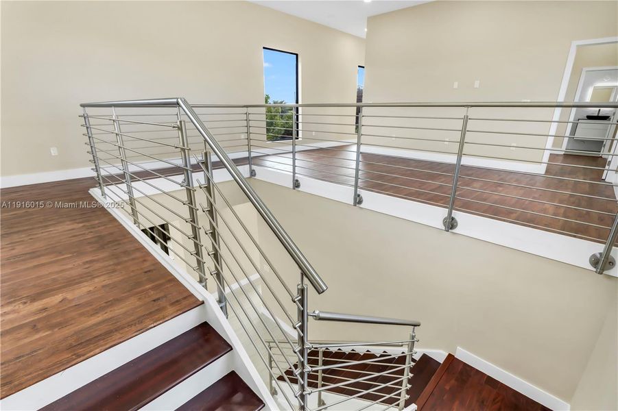 Spacious, unfurnished interior of a new home in , Plantation (Image 40).