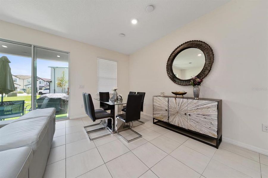 Furnished interior view inside a new home in , Kissimmee (Image 6).