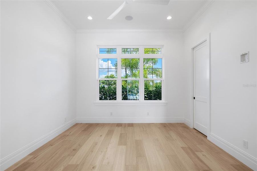 Spacious, unfurnished interior of a new home in , Boca Grande (Image 20).