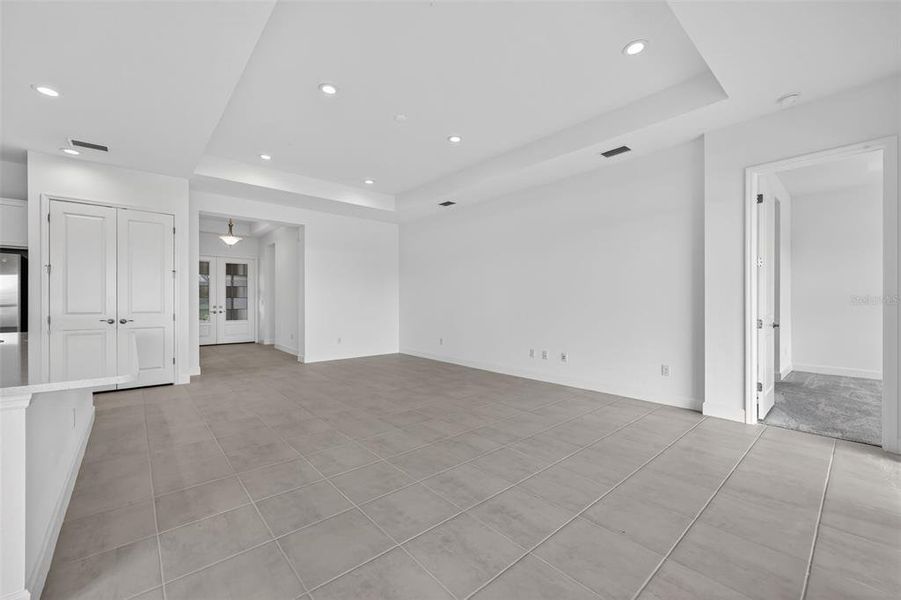 Spacious, unfurnished interior of a new home in Winding Ridge, Wesley Chapel (Image 18).