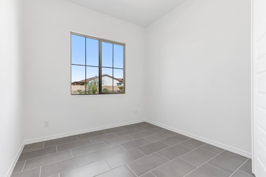 Spacious, unfurnished interior of a new home in Estrella, Goodyear (Image 27).