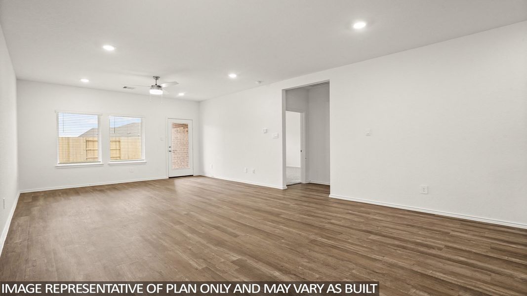 Spacious, unfurnished interior of a new home in Cypress Green, Tomball (Image 20).