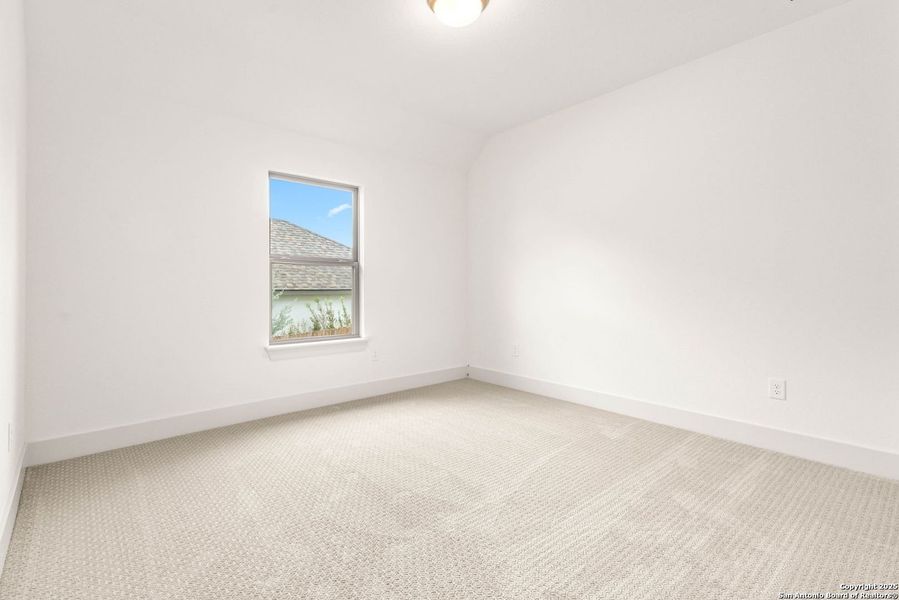 Spacious, unfurnished interior of a new home in Ventana - 70', Bulverde (Image 21).