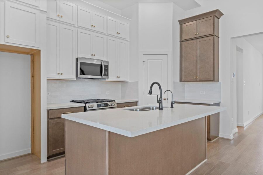 Furnished interior view inside a new home in , Missouri City (Image 12).