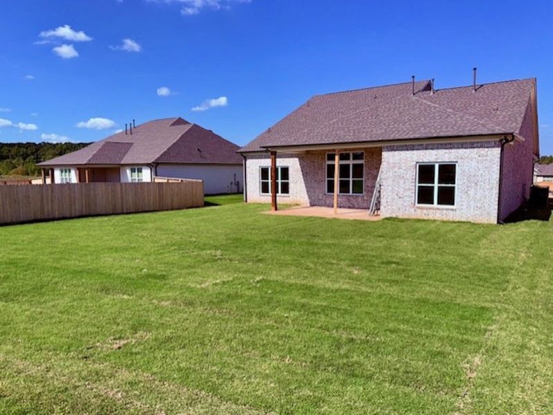 Exterior details and patio area of a home in White Oak, Arlington (Image 3).