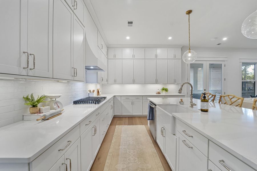 Furnished interior view inside a new home in , Hollywood (Image 36).
