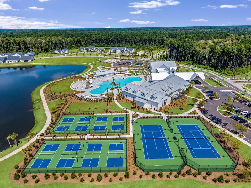 Community amenities in , Summerville (Image 32).