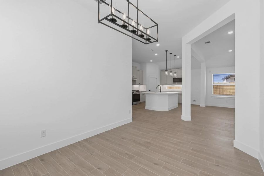 Spacious, unfurnished interior of a new home in Bridgeland, Elgin (Image 9).
