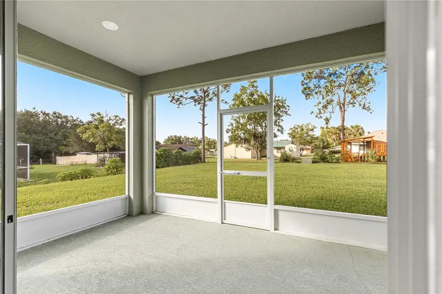 Exterior details and patio area of a home in , Ocala (Image 3).