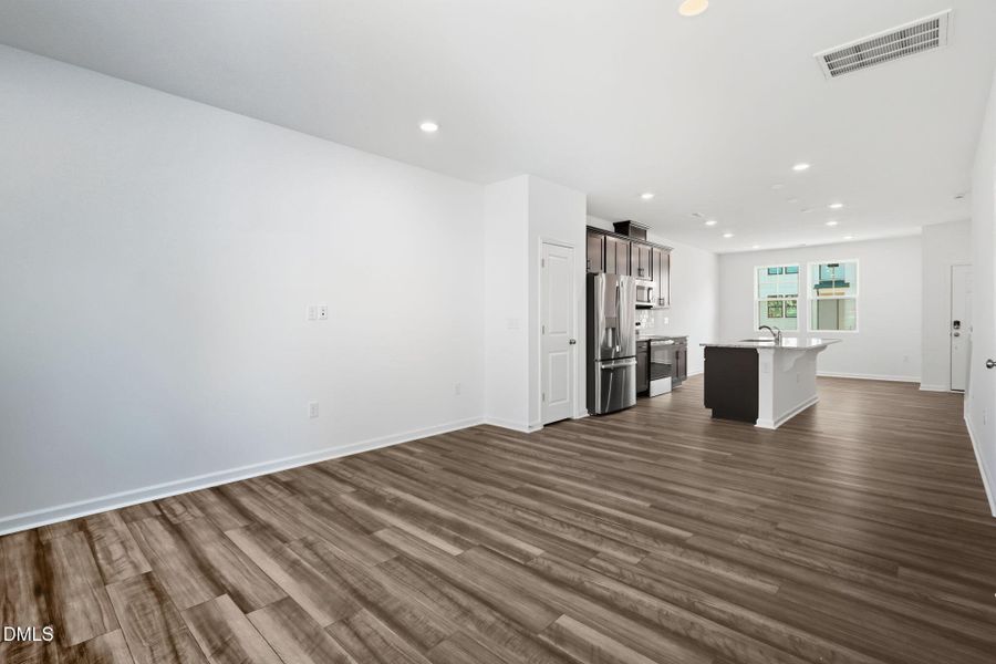 SUN_ElmGrove_Pic_Jackson_QMI_25_Great_3o