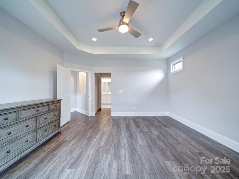 Spacious, unfurnished interior of a new home in The Courtyards on New Hope, Gastonia (Image 15).