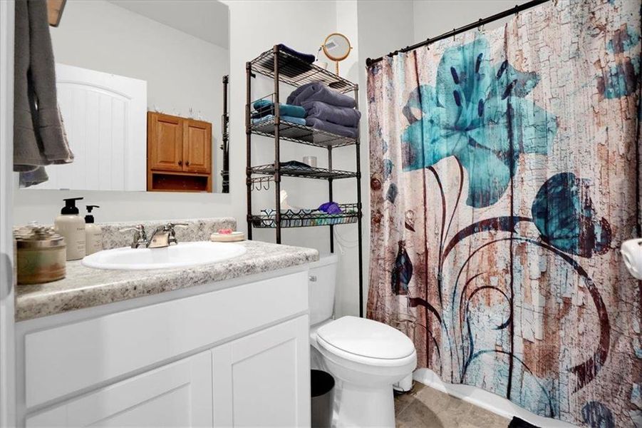 Furnished interior view inside a new home in , Dallas (Image 30).