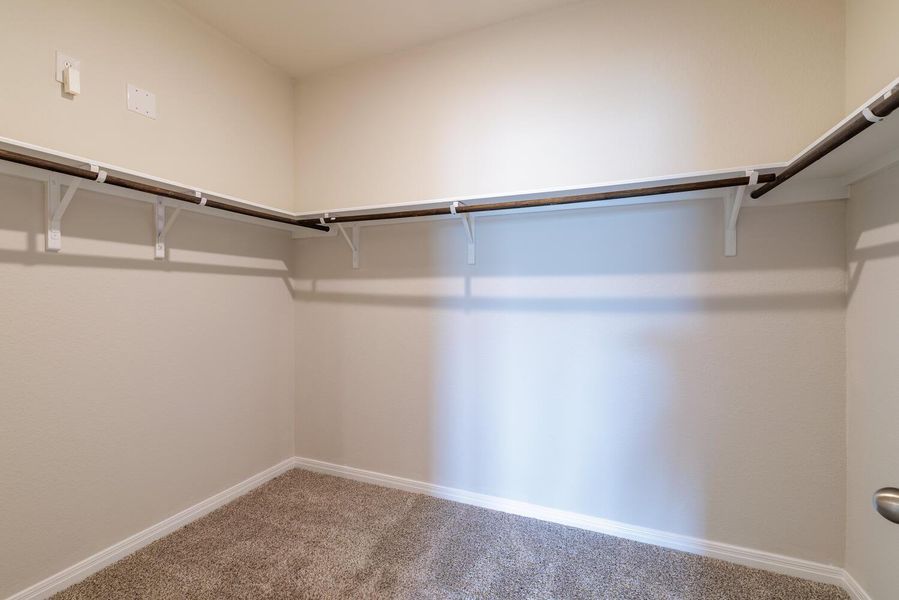 Spacious, unfurnished interior of a new home in , Manor (Image 32).