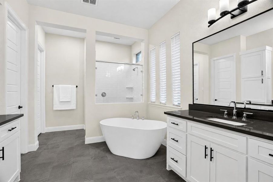 Furnished interior view inside a new home in Rockwood 65', Mansfield (Image 27).
