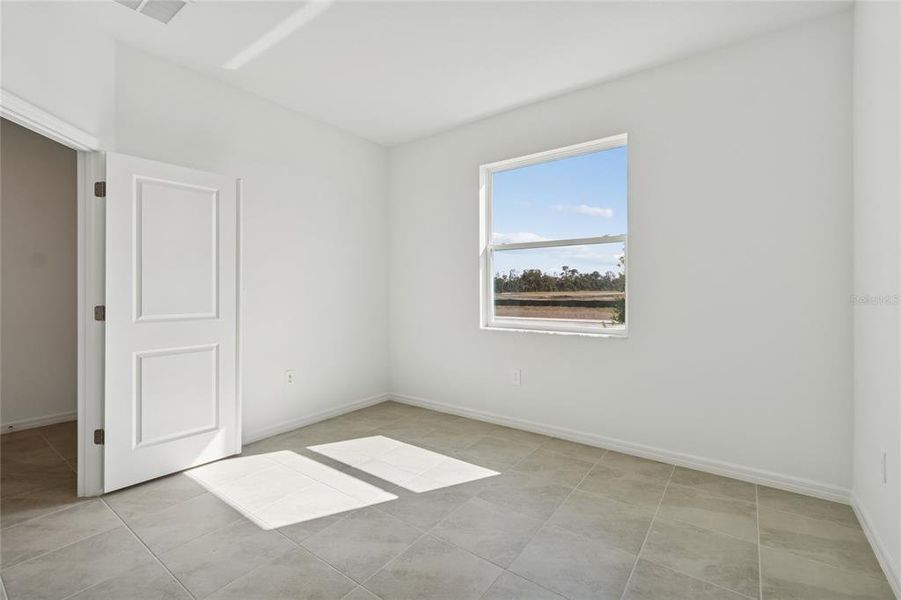 Spacious, unfurnished interior of a new home in Southpointe, Palmetto (Image 24).