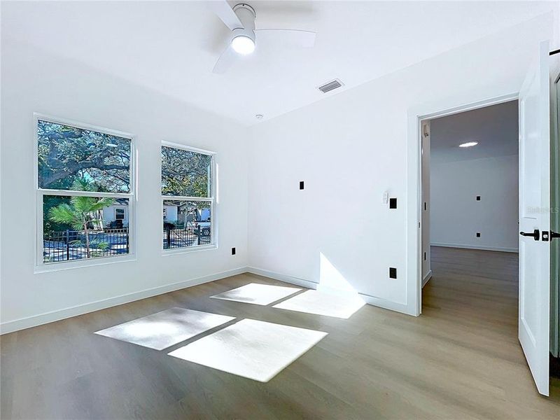 Spacious, unfurnished interior of a new home in , St. Petersburg (Image 51).