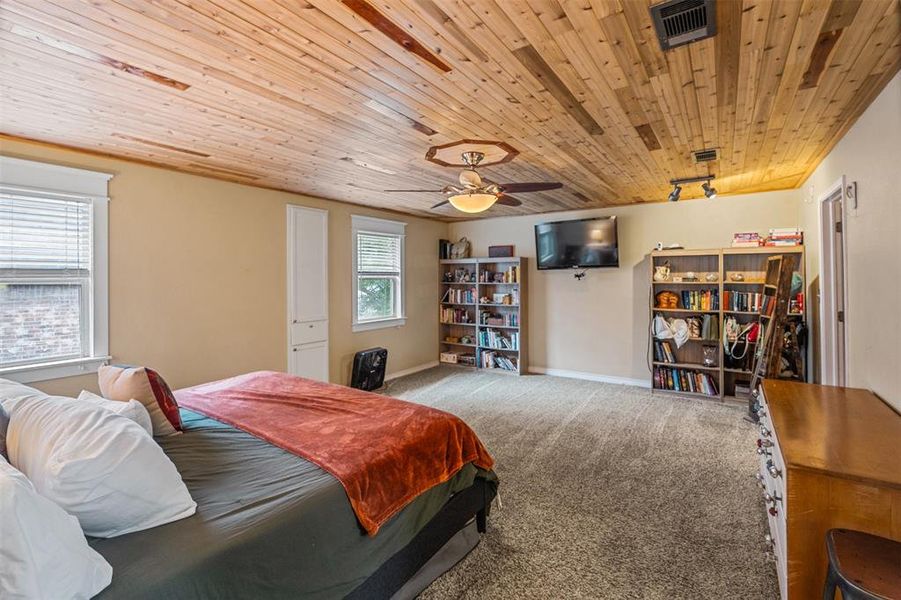 Furnished interior view inside a new home in , Gun Barrel City (Image 6).