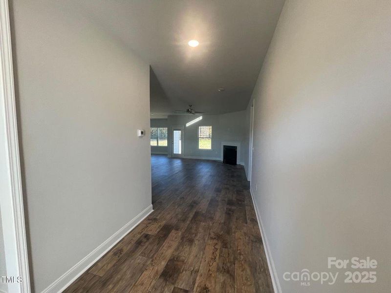 Image 14 of a home in Northlake.