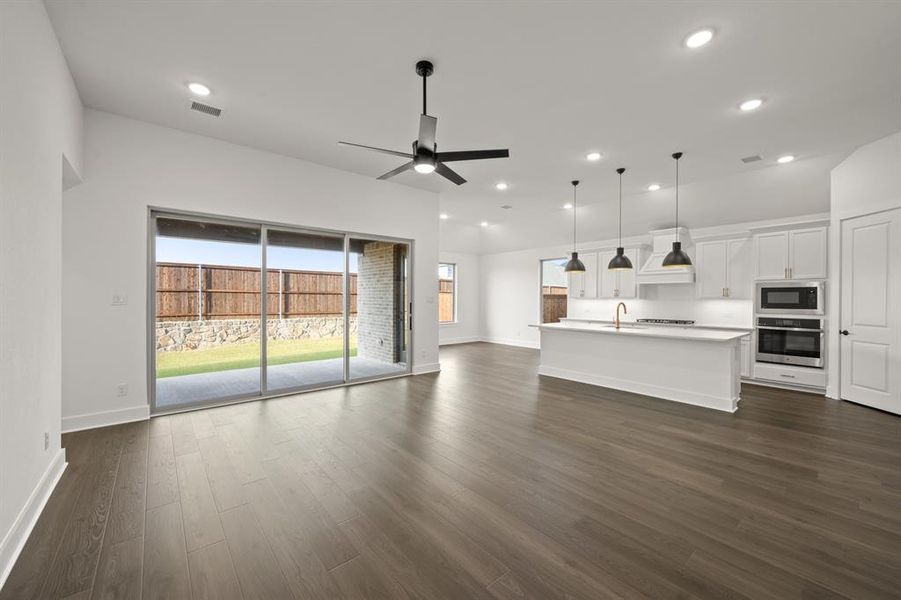 4829 Signal Run- Living Room-9970 4829 Signal Run- Living Room-9970