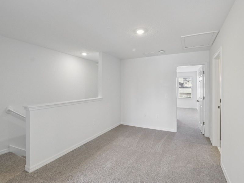 Spacious, unfurnished interior of a new home in Cagan Crossings West, Clermont (Image 10).